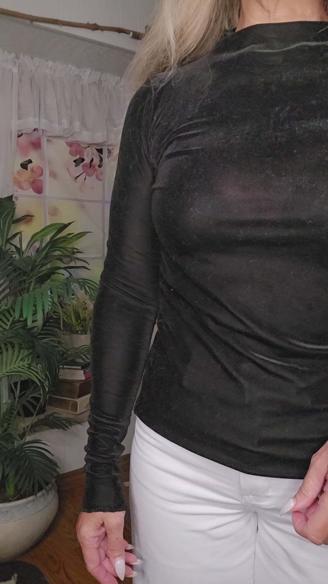 Black Long Sleeves Velvet Top