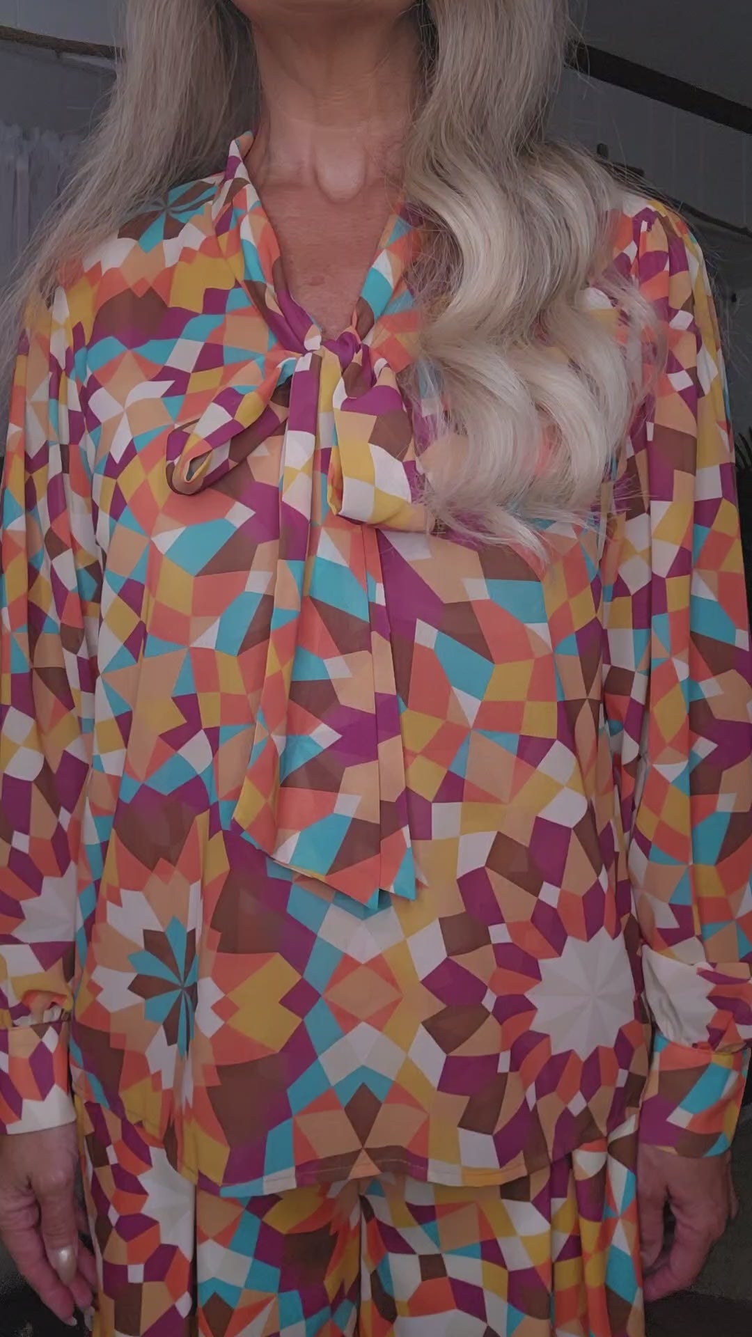 Colorful Design Long Sleeves Front Tie Blouse