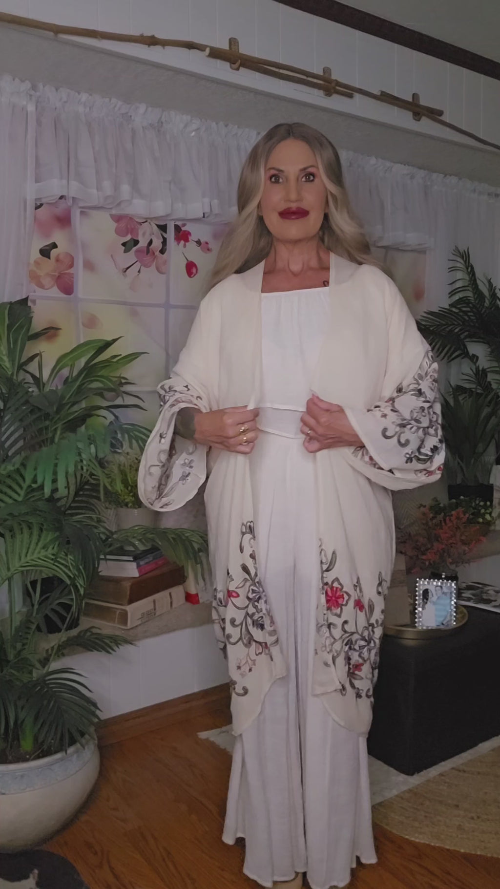 Embroidered Flowers Kimono