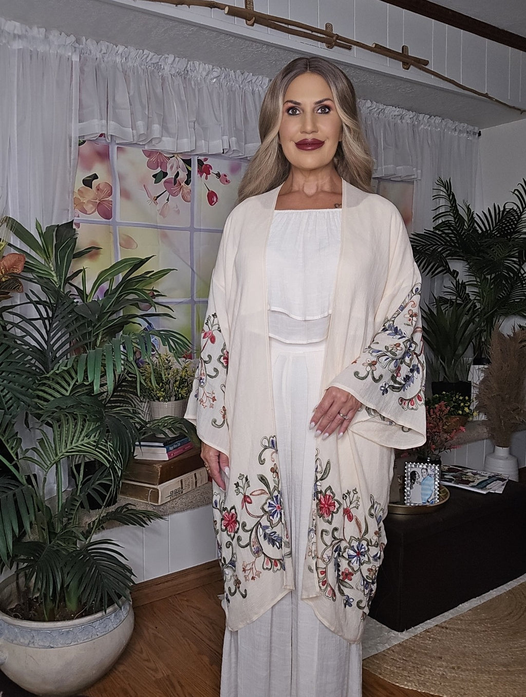 Embroidered Flowers Kimono