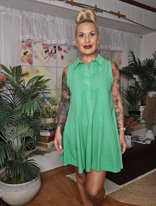 Classic Collar, Sleeveless Mini Dress