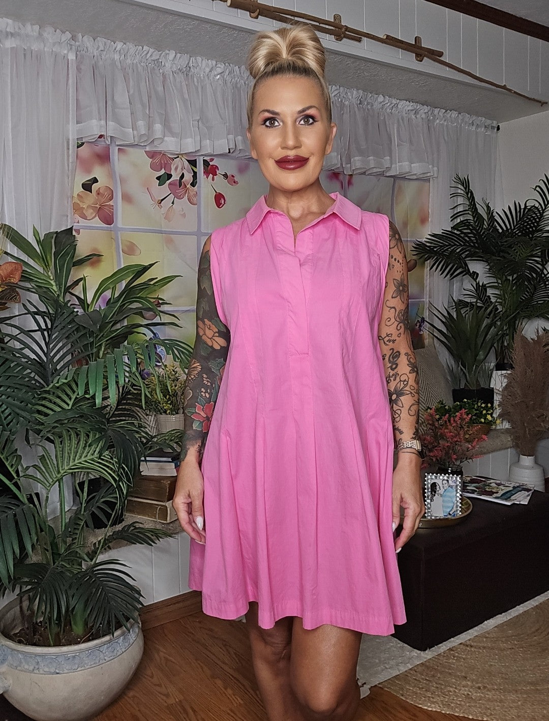 Classic Collar, Sleeveless Mini Dress